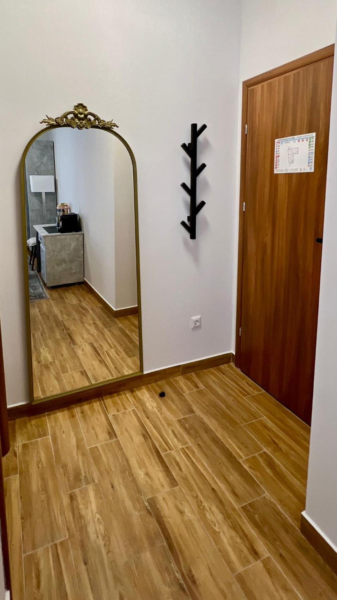 Hotel Fantazia Oradea - Self Check In & Out מראה חיצוני תמונה