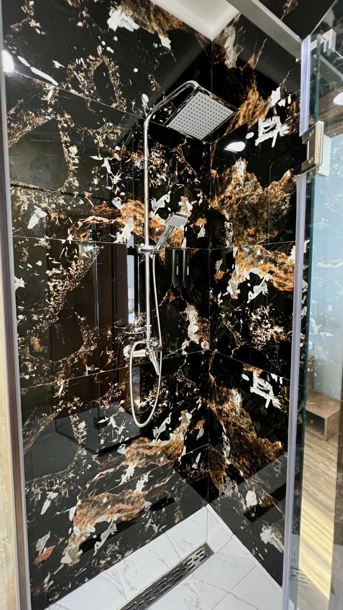 Hotel Fantazia Oradea - Self Check In & Out מראה חיצוני תמונה